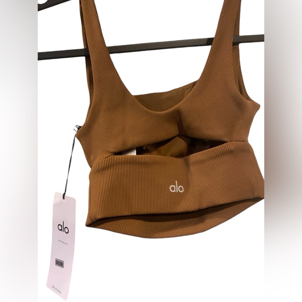 NWT Alo Yoga sports bra Size XS - Picture 3 of 5